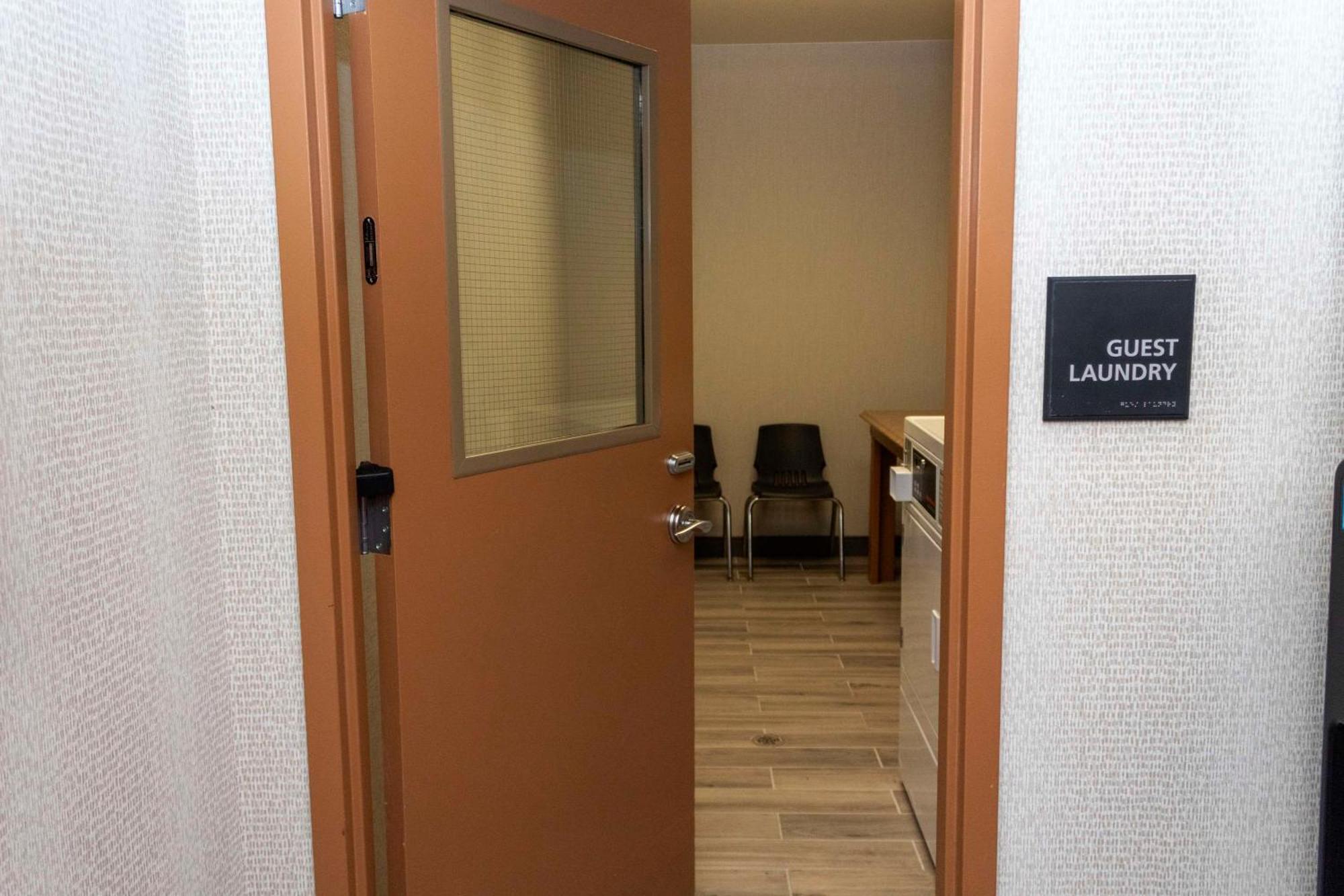 Hampton Inn & Suites Riverton Esterno foto